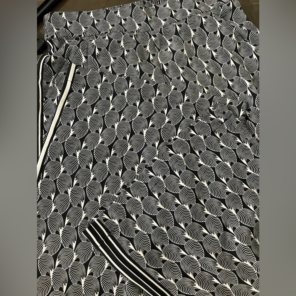 BEAUTIFUL NWT Max Studio Wide Leg Pants Sz S Small - Picture 4 of 8